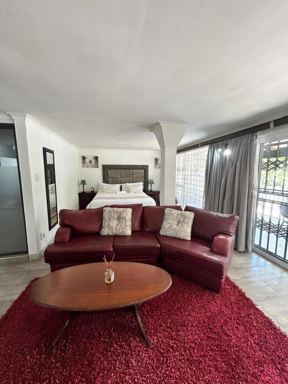 Calla Lily Guesthouse Mbombela Exterior foto