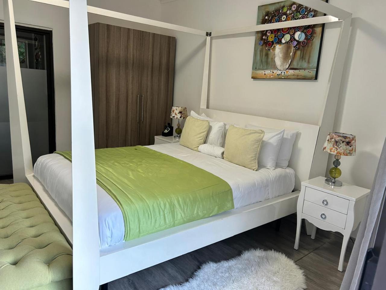 Calla Lily Guesthouse Mbombela Exterior foto