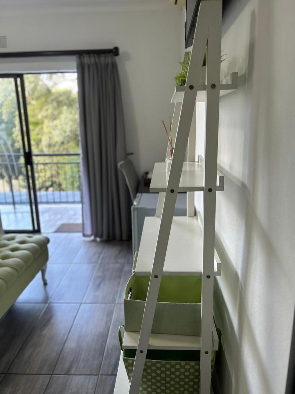 Calla Lily Guesthouse Mbombela Exterior foto